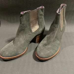 Sperry Gray Bootie size 8 M